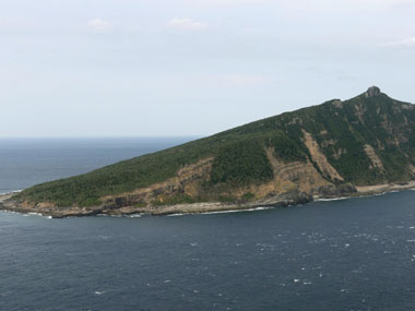 China, Japan struggle to dial down tension over disputed islands China, Japan struggle to dial down tension over disputed islands