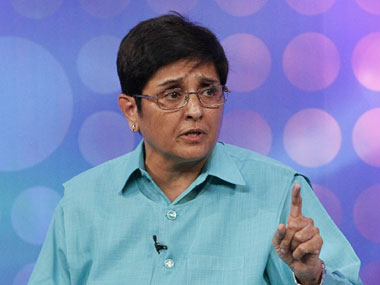Kiran Bedi says Lokpal is satisfactory, Anna still unhappy Kiran Bedi says Lokpal is satisfactory, Anna still unhappy