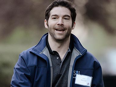 Dream job: LinkedIn CEO hands out iPad minis to all employees Dream job: LinkedIn CEO hands out iPad minis to all employees