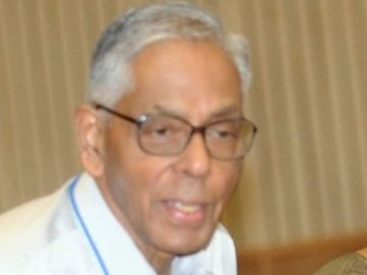 Governor questions Kolkata police chief's removal