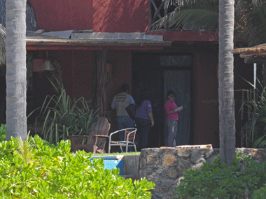 Armed gang rapes 6 Spanish tourists in Mexico Armed gang rapes 6 Spanish tourists in Mexico