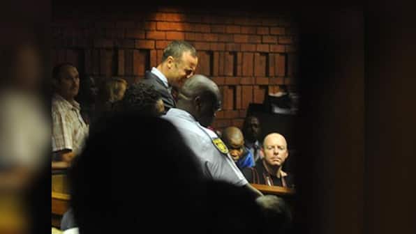 Bloodied cricket bat found at Pistorius' home: report 