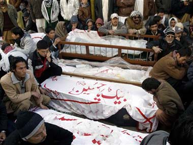 Quetta attack: Pak's Shias bury dead Quetta attack: Pak's Shias bury dead