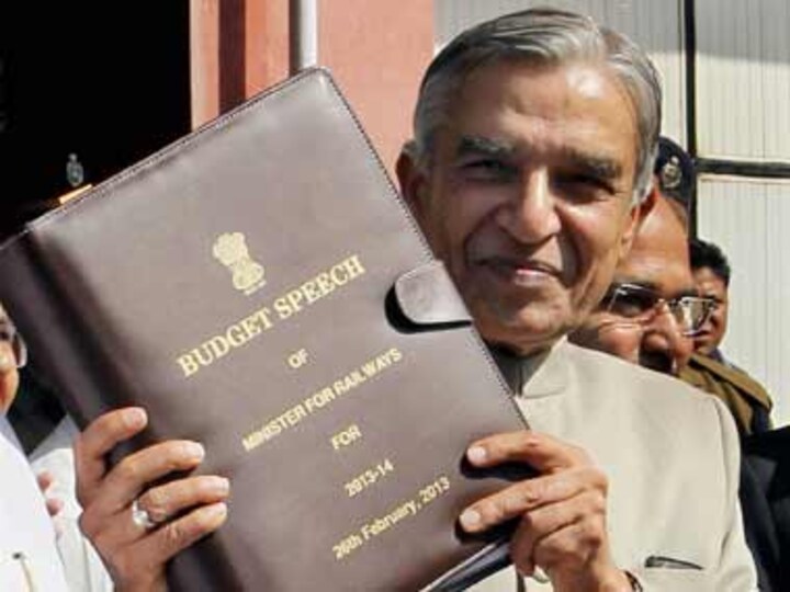 Rail budget 2013: No money, but will recruit 1,52,000 new staff