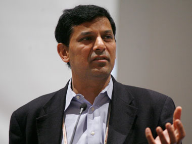 Economic Survey: Raghuram Rajan reads the riot act to UPA Economic Survey: Raghuram Rajan reads the riot act to UPA