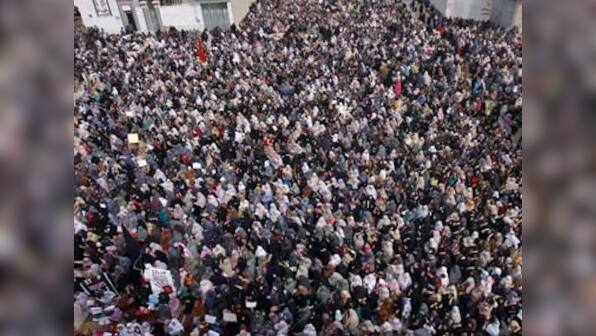 Shiites stage mass protest over 84 killed in Pakistan