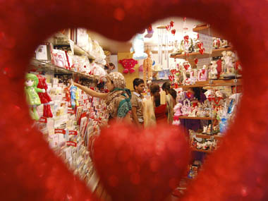 Right-wing groups say they won't protest against Valentine's Day Right-wing groups say they won't protest against Valentine's Day