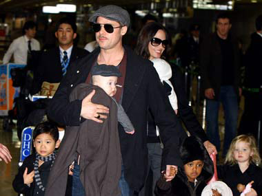 Brangelina to launch wine label Brangelina to launch wine label