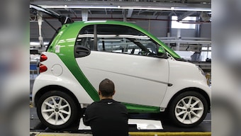 China is considering to ban cars running on fuel to boost electric cars by 2020