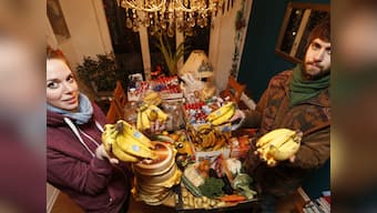 German dumpster divers get connected to wage war on food waste