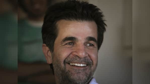 Jafar Panahi defies Iran ban, directs film