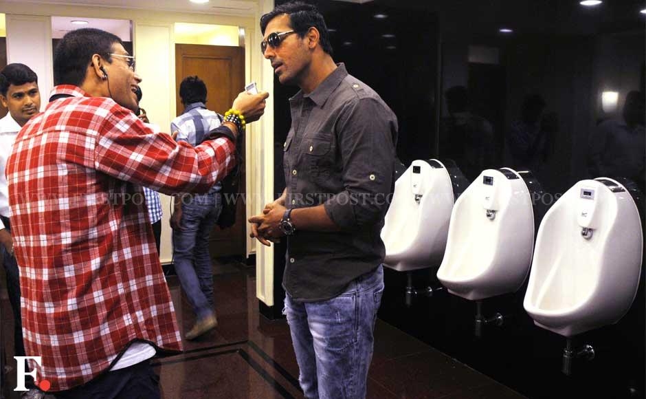 Images: John Abraham goes to press con, gets interviewed in loo! Images: John Abraham goes to press con, gets interviewed in loo!