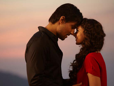 Music Review: Minimum tracks get maximum effect in Murder 3 album Music Review: Minimum tracks get maximum effect in Murder 3 album