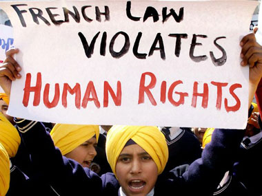 Turban ban: Sikhs urge Sushma to raise issue with French Prez Turban ban: Sikhs urge Sushma to raise issue with French Prez