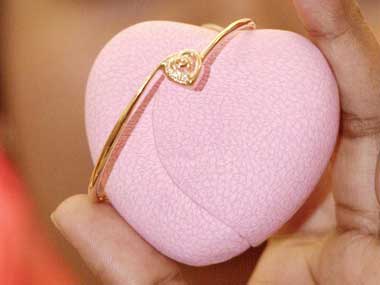 Valentine Day's alert: Why diamonds are not a girl's best friend Valentine Day's alert: Why diamonds are not a girl's best friend