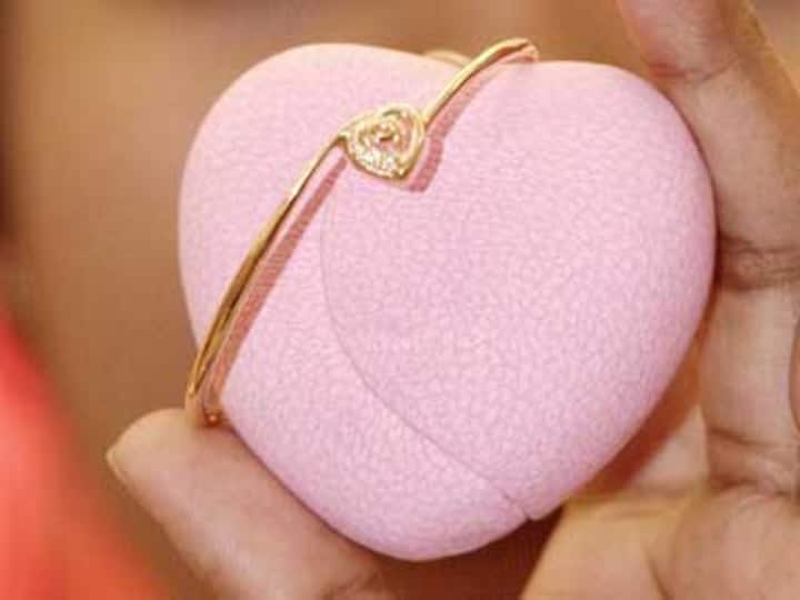 Valentine Day's alert: Why diamonds are not a girl's best friend   
