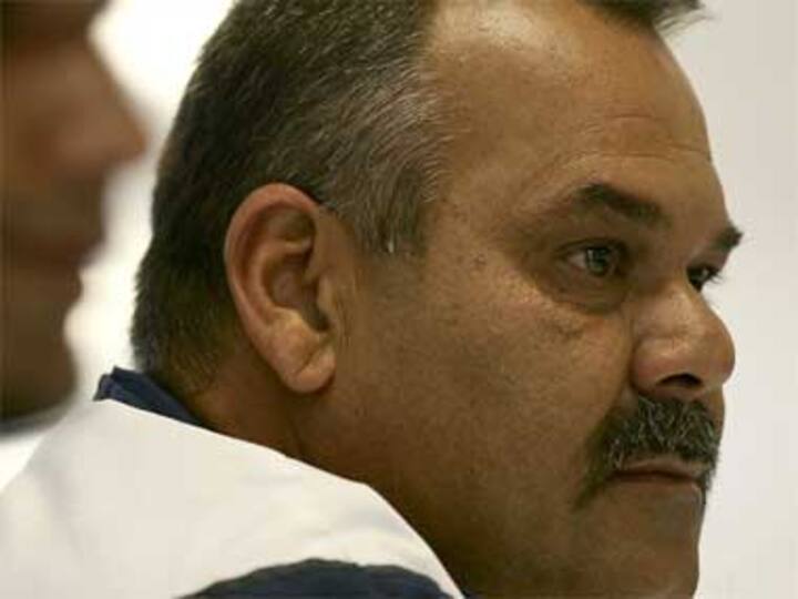 Moin Khan wants Whatmore to be replaced by local coach
