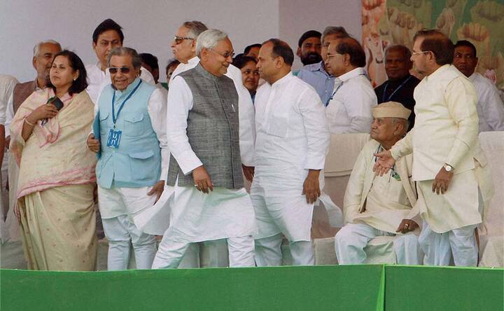 Images: Development, 2014 elections top agenda at Nitish Kumar's rally