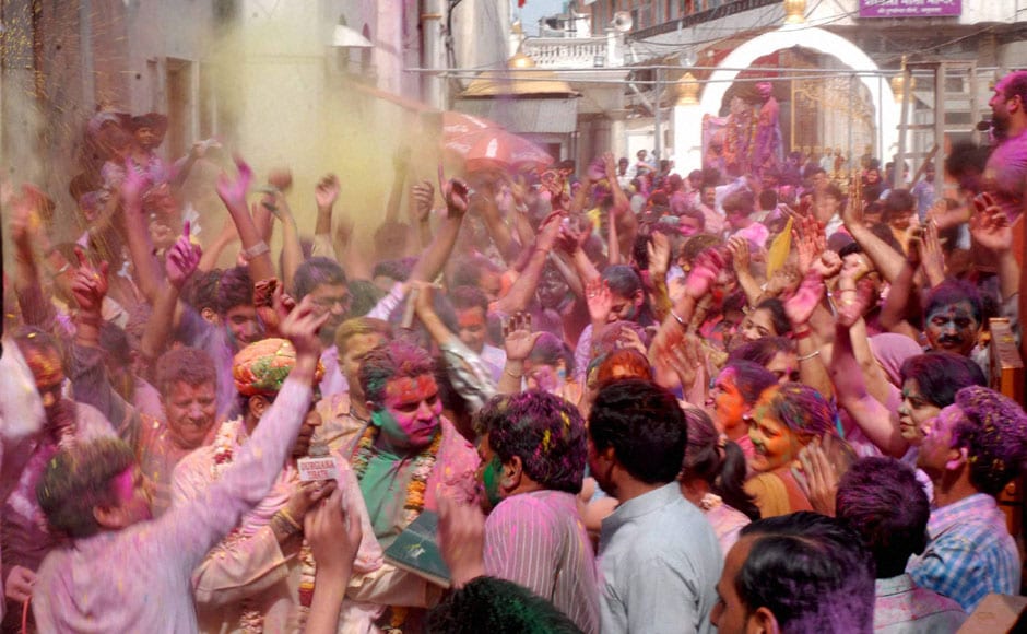 can we visit amritsar at holi festival