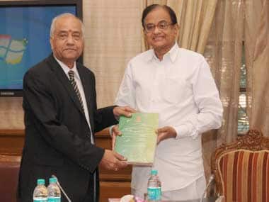 Chairman, FSLRC, Justice BN Srikrishna presenting the Report of the Commission to the Finance Minister P Chidambaram, in New Delhi on 22 March 2013. Image courtesy PIB