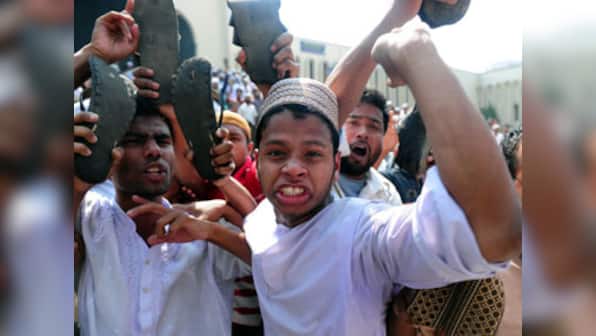 Bangladesh riots leave 42 dead, paramilitary forces deployed