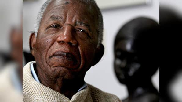 'Father of African literature' Chinua Achebe dies at 82 