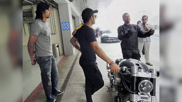 After 4-0 win, Dhoni rides Hellcat as Sachin follows in taxi
