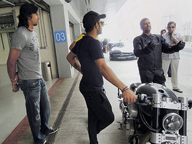 After 4-0 win, Dhoni rides Hellcat as Sachin follows in taxi After 4-0 win, Dhoni rides Hellcat as Sachin follows in taxi