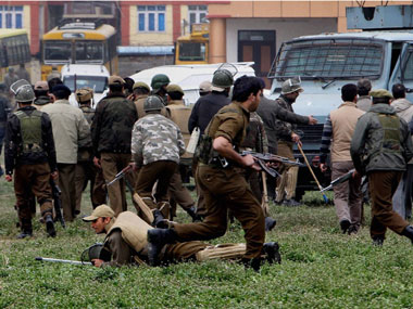 Srinagar attack: Akhilesh announces Rs 20 lakh for kin of dead jawan Srinagar attack: Akhilesh announces Rs 20 lakh for kin of dead jawan