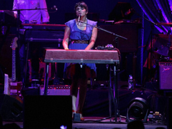 Norah Jones dedicates her first performance in India to father Ravi Shankar