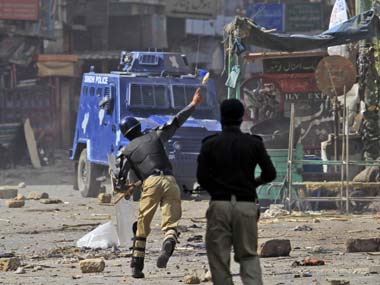 Karachi cop alleged to be underworld boss Karachi cop alleged to be underworld boss