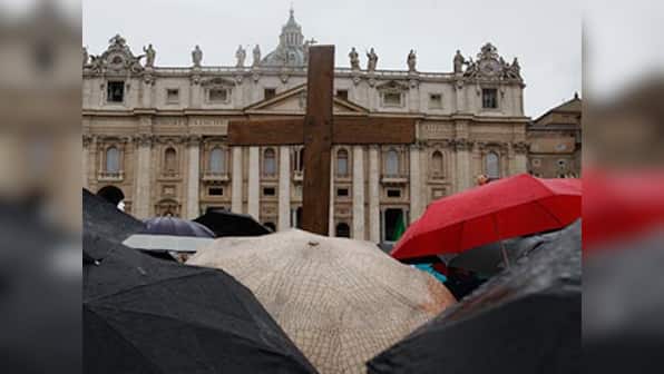 Live: Argentinian Jorge Bergoglio elected pope, takes name Pope Francis