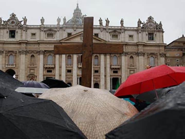 Live: Argentinian Jorge Bergoglio elected pope, takes name Pope Francis