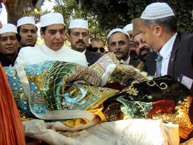 Despite protests, Pakistan PM's visit to Ajmer shrine peaceful Despite protests, Pakistan PM's visit to Ajmer shrine peaceful