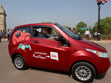Mahindra launches Reva e2o for Rs 5.96 lakh Mahindra launches Reva e2o for Rs 5.96 lakh