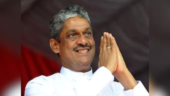 Ex-Lankan army chief Fonseka files documents for new political party