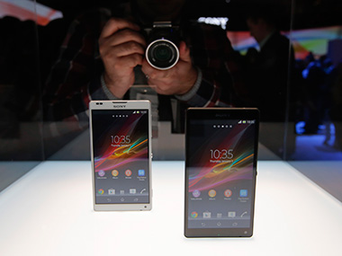 Sony Xperia Z, ZL available for online pre-order at Rs 38,990 and Rs 35,990 Sony Xperia Z, ZL available for online pre-order at Rs 38,990 and Rs 35,990