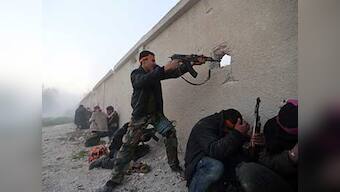 Syrian troops fight rebels near Golan Heights