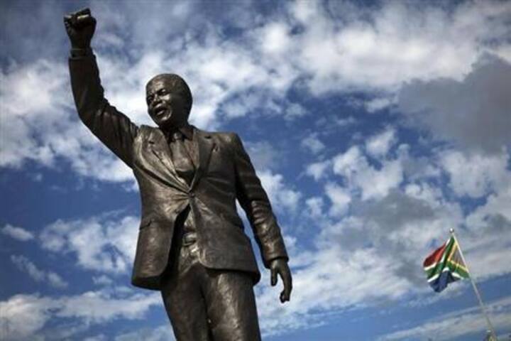 Mandela back in hospital for scheduled medical checkup
