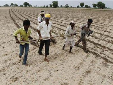 Maha gets Rs 1,207 cr draught relief package Maha gets Rs 1,207 cr draught relief package