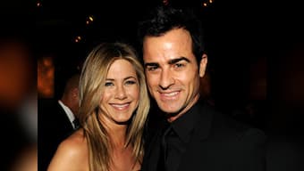 Aniston, Theroux don't want wedding gifts