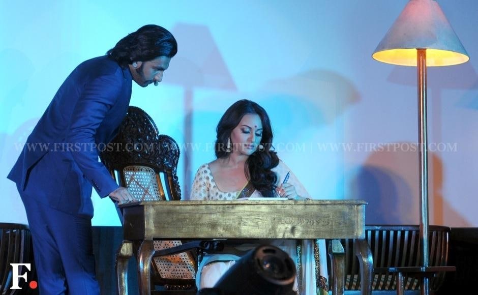 Images Ranveer Singh And Sonakshi Sinha Launch Lootera S Trailer Photos News Firstpost