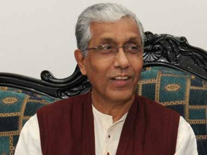 Improve people's quality of life: Manik Sarkar to Tripura officials