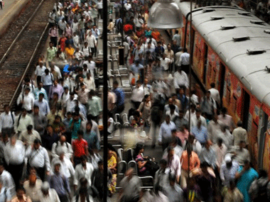 Rail fracture detected on Mumbai's Harbour Line, services affected Rail fracture detected on Mumbai's Harbour Line, services affected