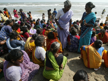 Protest in Tuticorin over Lankan navy arresting Indian fishermen Protest in Tuticorin over Lankan navy arresting Indian fishermen