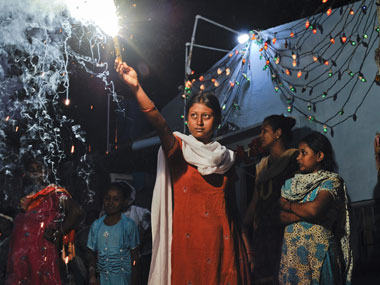 Woman converts to Islam, Pak Hindus protest Woman converts to Islam, Pak Hindus protest