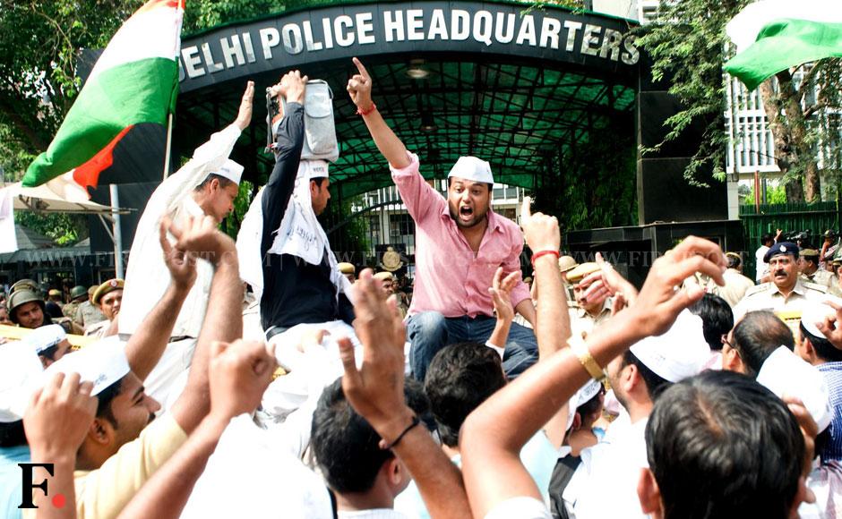 Protests erupted in Delhi today demanding justice for the five-year-old girl who was brutally raped and punishment for policemen for their insensitivity in dealing with the case. Protesters clashed with the police when they tried to break the barricades and enter into the police headquarters near the ITO in central Delhi where the main roads were closed to traffic.Naresh Sharma/ Firstpost Protests erupted in Delhi today demanding justice for the five-year-old girl who was brutally raped and punishment for policemen for their insensitivity in dealing with the case. Protesters clashed with the police when they tried to break the barricades and enter into the police headquarters near the ITO in central Delhi where the main roads were closed to traffic.Naresh Sharma/ Firstpost