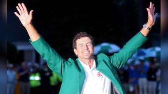 Images: Scott wins Masters after thrilling sudden-death playoff 