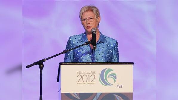 Clean energy progress too slow to limit global warming - report