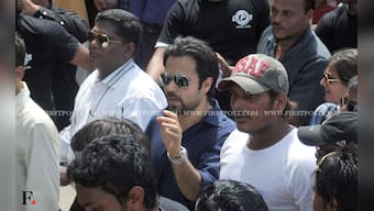 Images: Emraan Hashmi visits Haji Ali Dargah